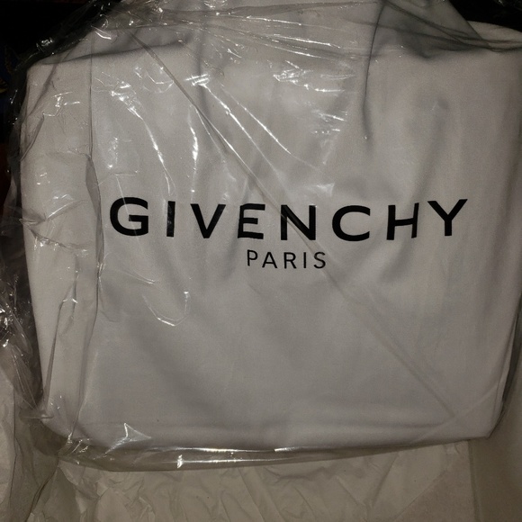 Givenchy Leather Antigona Tote - Picture 3 of 8